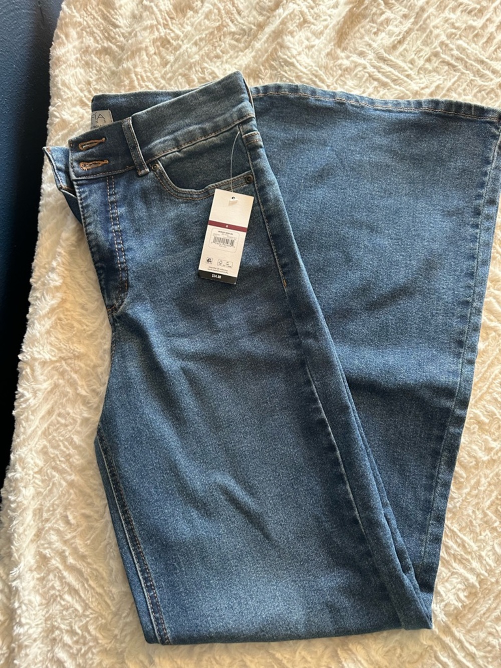 sofia by sofia vergara Mid-Rise Flare Jeans - Blue Wash - Picture 3 of 3